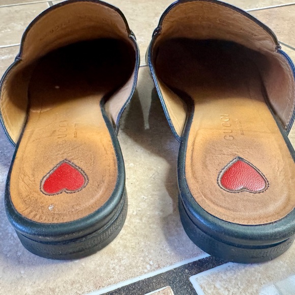 Gucci Black Leather Floral Embroidered Women's Loafers - Picture 6 of 7